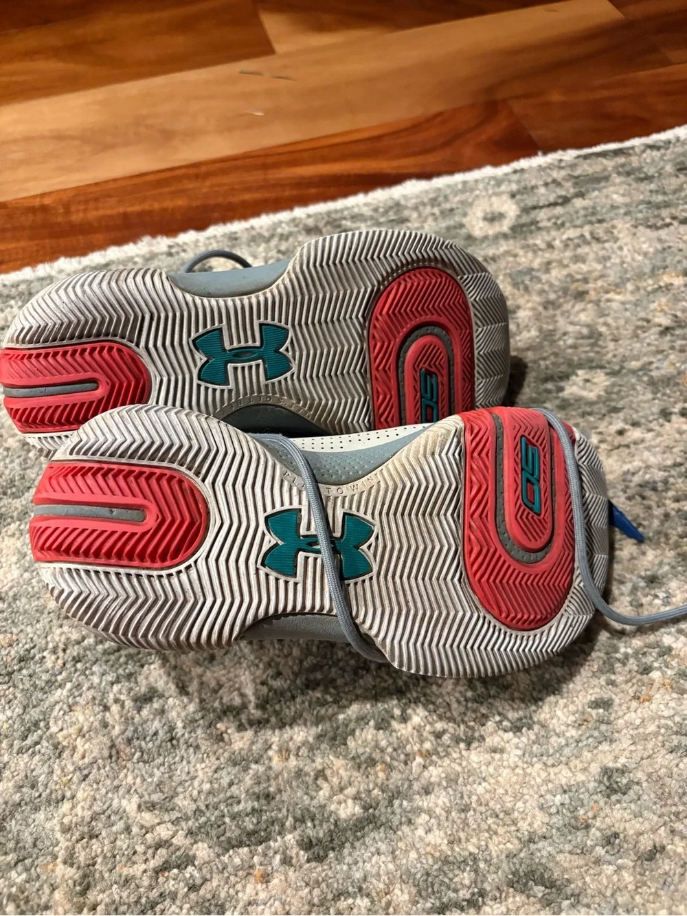 Under Armour Kids Light Gray Sneakers with Teal Lining